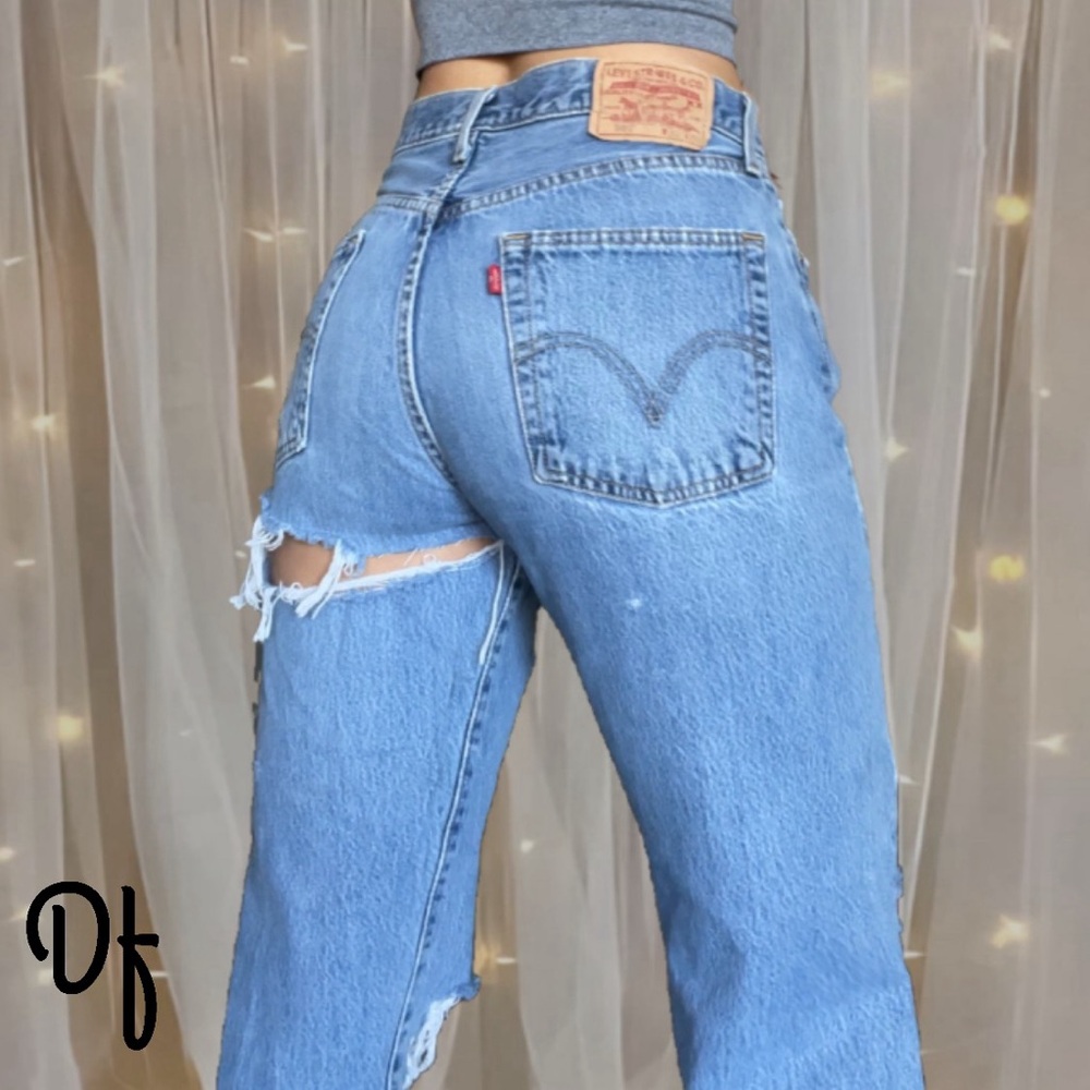 Levi's 501 High Rise Light Blue Jeans Size 32 Waist